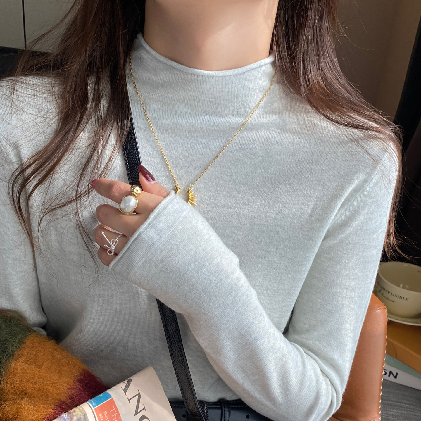 灰色半高领针织打底衫女内搭