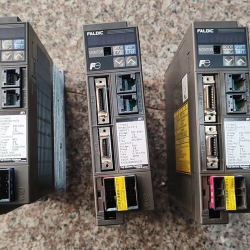 议价RYC401D3-VVT2伺服驱动器，400W功率，20可维修