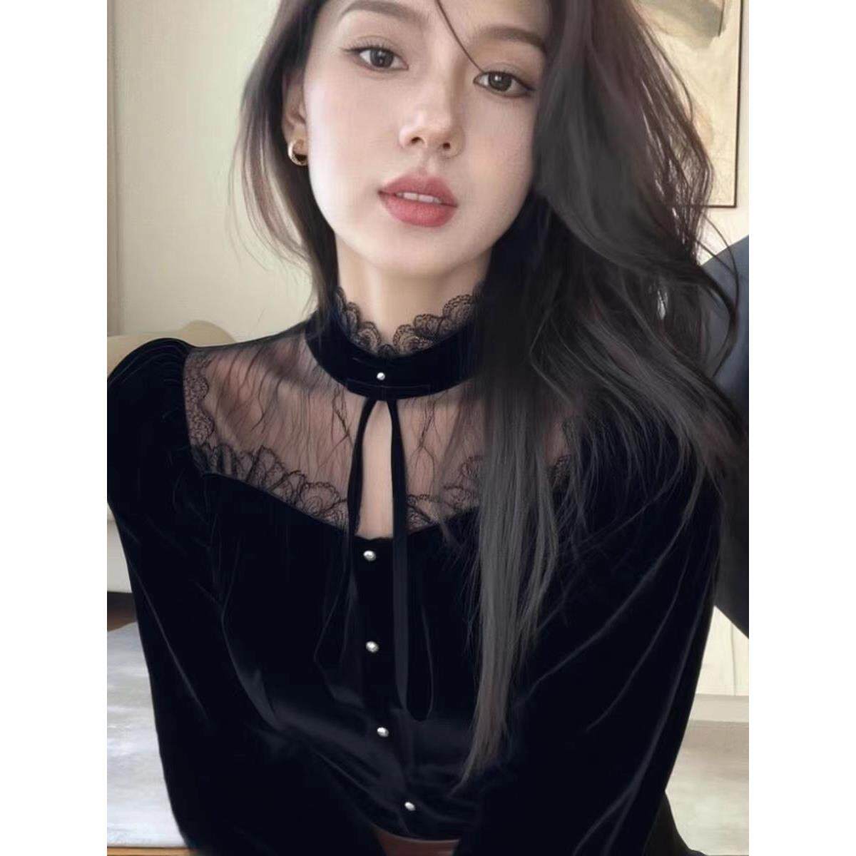ROUMIKL轻熟风黑色蕾丝拼接丝绒衬衫女款秋季新款法式气质名媛叠