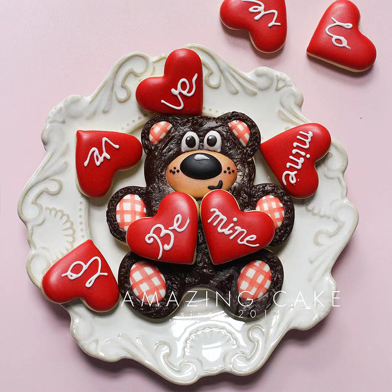 橡树果子韩式抱爱心的情人节小熊饼干模具 网红小熊糖霜饼干模具