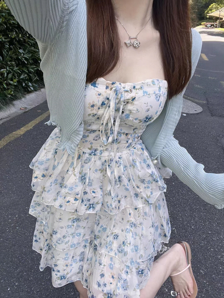 纯欲风挂脖碎花吊带连衣裙套装