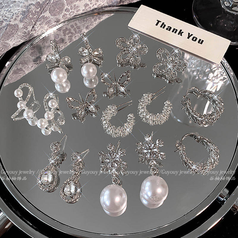 雅硕法式轻奢小众设计仿珍珠耳饰