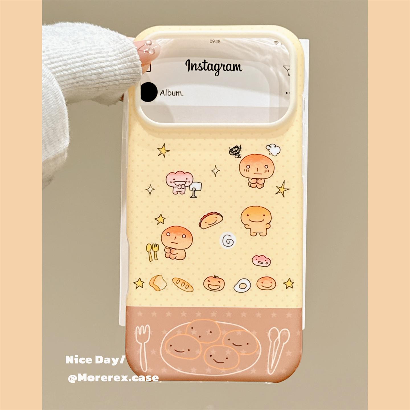 MoreRex 奶黄波点拼接卡通面包人适用苹果18手机壳日系iphone17promax新款18pro全包15防摔保护套14女16古早