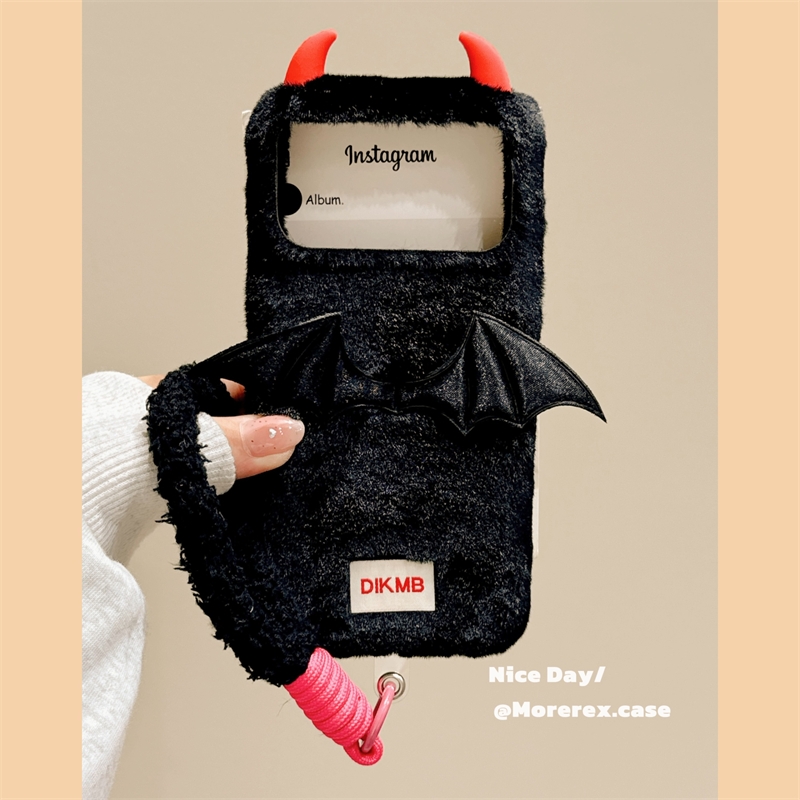MoreRex 秋冬个性立体毛绒恶魔黑翅膀适用苹果17手机壳iphone16promax新款15pro带挂绳14防摔保护套13/17女款