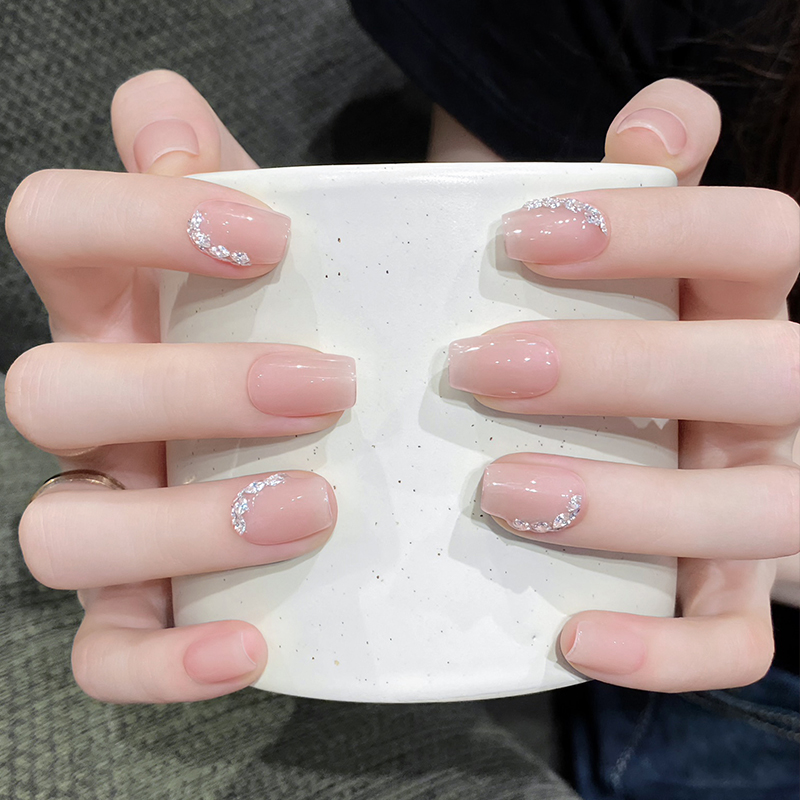 气质温柔冰透裸粉色手工定制穿戴甲成品短款麦穗镶钻新娘美甲贴片
