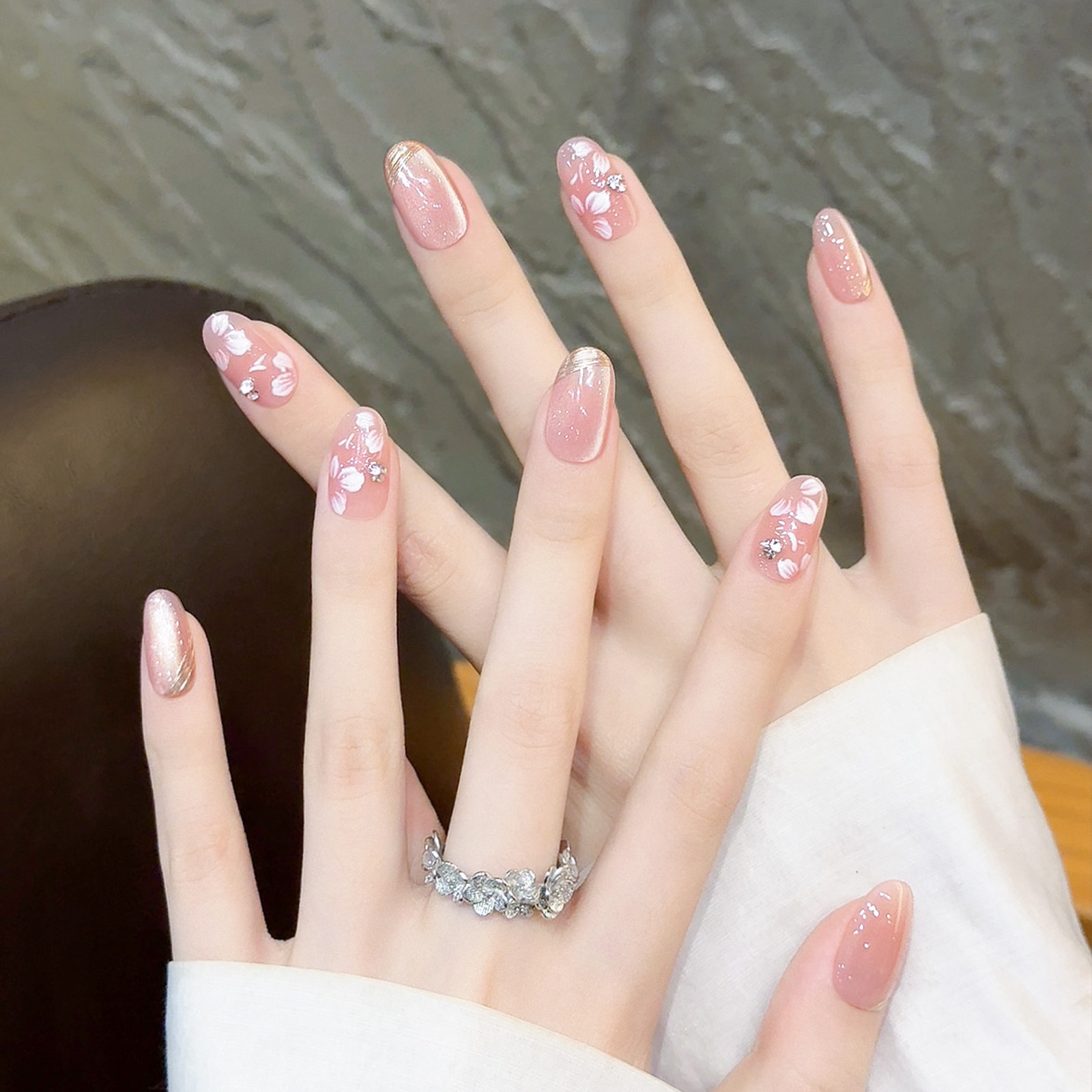 鎏金粉色猫眼纯手工美甲穿戴甲2025新款手绘花瓣闪钻指甲贴片短款,彩妆/香水/美妆工具,穿戴甲/甲片,淘宝优惠券,粉丝福利购,淘宝优惠卷