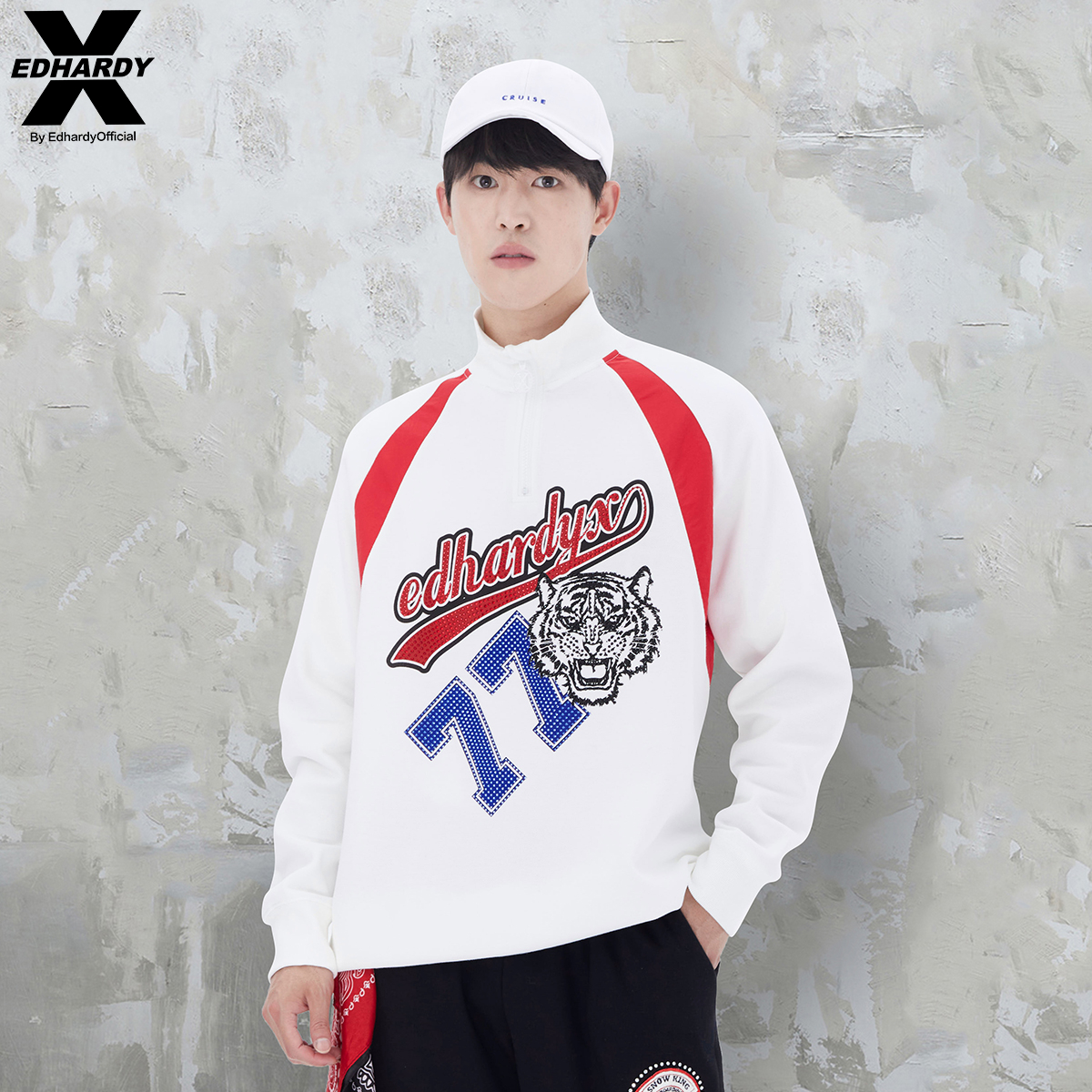 2023新款烫钻宽松印花虎头