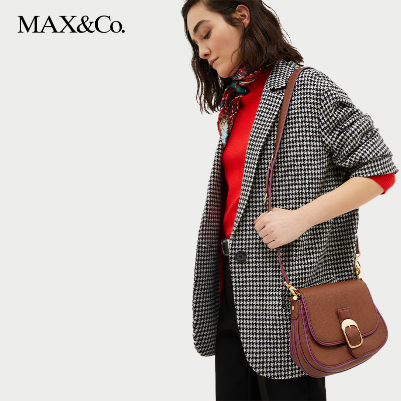 MAX&Co.扣环装饰斜挎包