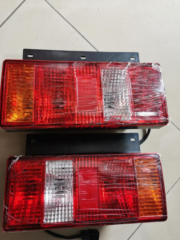 适配于凯马轻卡福运来3300金利来福来卡奥峰骏驰骏腾后尾灯包邮