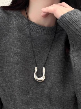 冷淡风时尚长款U形毛衣链女黑色项链小众高级感百搭韩版项链配饰