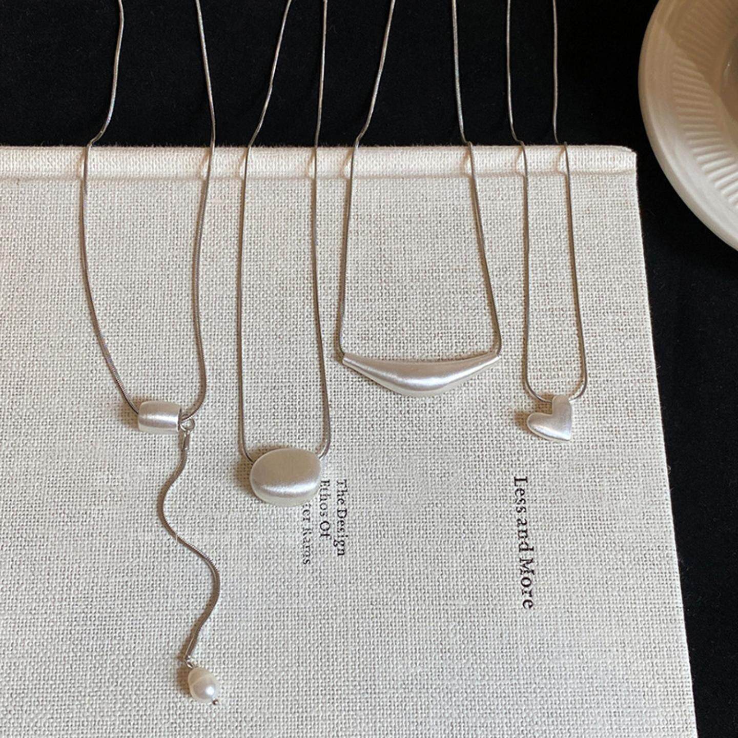 银色拉丝爱心项链女款韩系冷淡风珍珠毛衣链秋冬高级感长款卫衣链