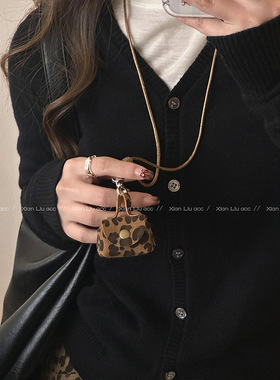 复古咖色豹纹小包项链女秋冬高级感长款毛衣链耳机零钱包挂件配饰