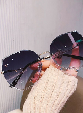 日系cherrykoko年新款时尚多边形无框太阳镜女圆长脸街拍气质