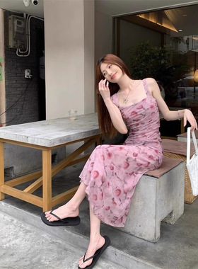 连衣裙夏季女粉色吊带2024新款碎花连衣裙女夏气质先手收腰裙
