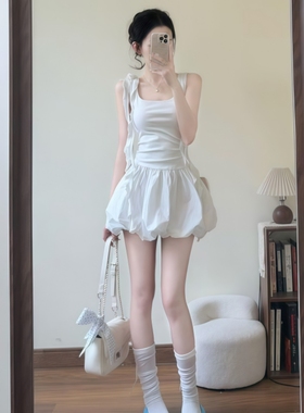 别致立体花朵荷叶边背心连衣裙女夏季2025新款收腰显瘦百搭花苞裙