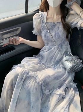 复古方领碎花连衣裙女夏季2025新款超仙森系收腰显瘦木耳边长裙子