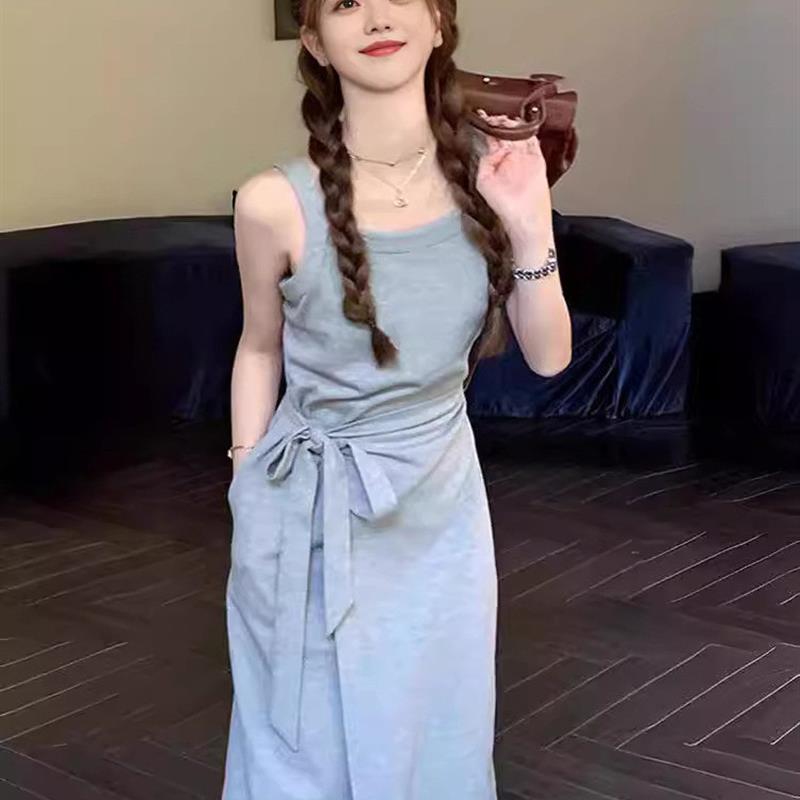 法式时髦老钱风性冷淡吊带连衣裙子休闲无袖背心裙女装夏外穿长裙