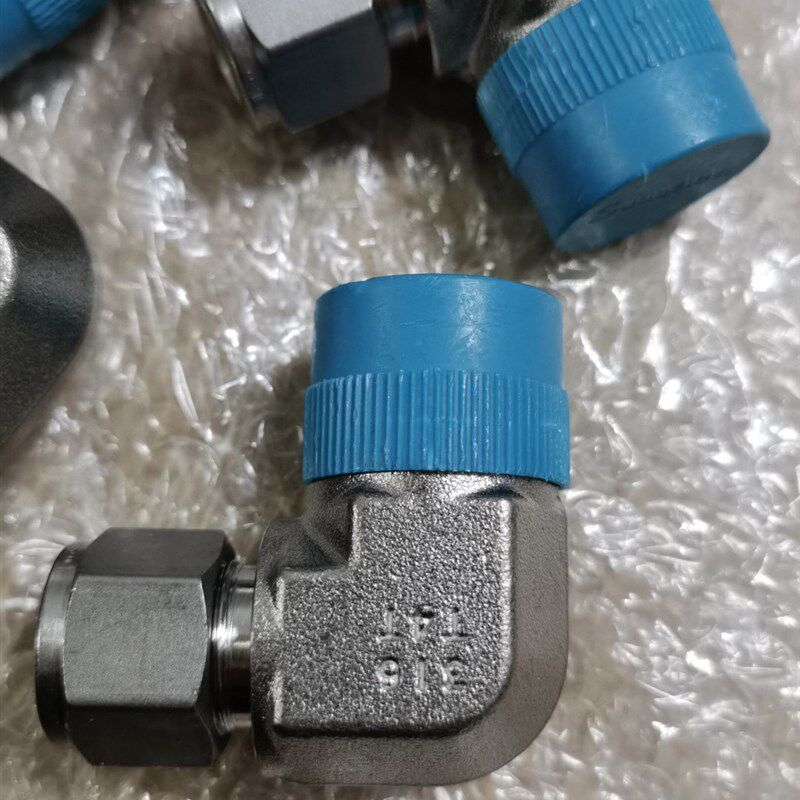 Swagelok世伟洛克(SS-810-2-12)外螺纹弯头1/2 inx 3/4inNPT