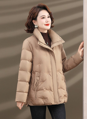 年轻妈妈冬装保暖羽绒服中年女装