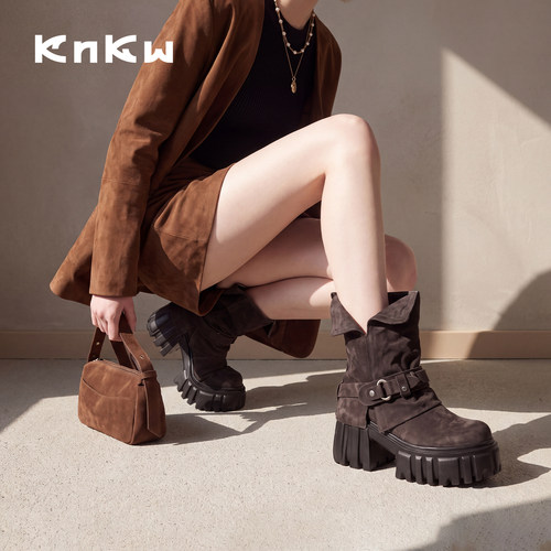 knkw秋新厚底增高金属扣马丁靴