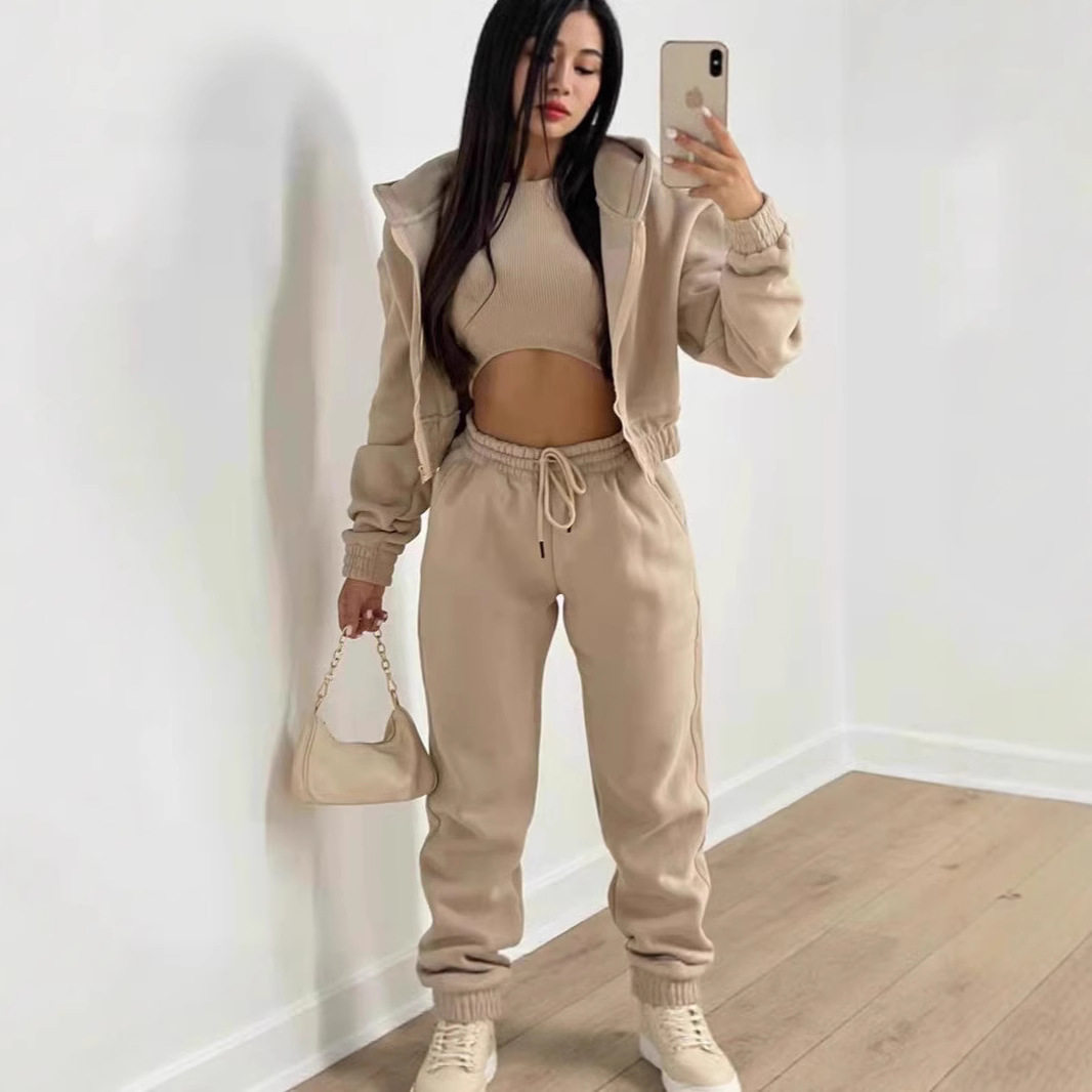 Women vest+hooded sweatshirt+long pants with plush suit三件