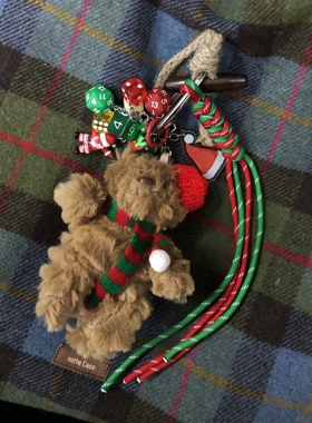 ironworks圣诞元素小熊幸运骰子串包包挂件情侣送礼手工miu系编绳