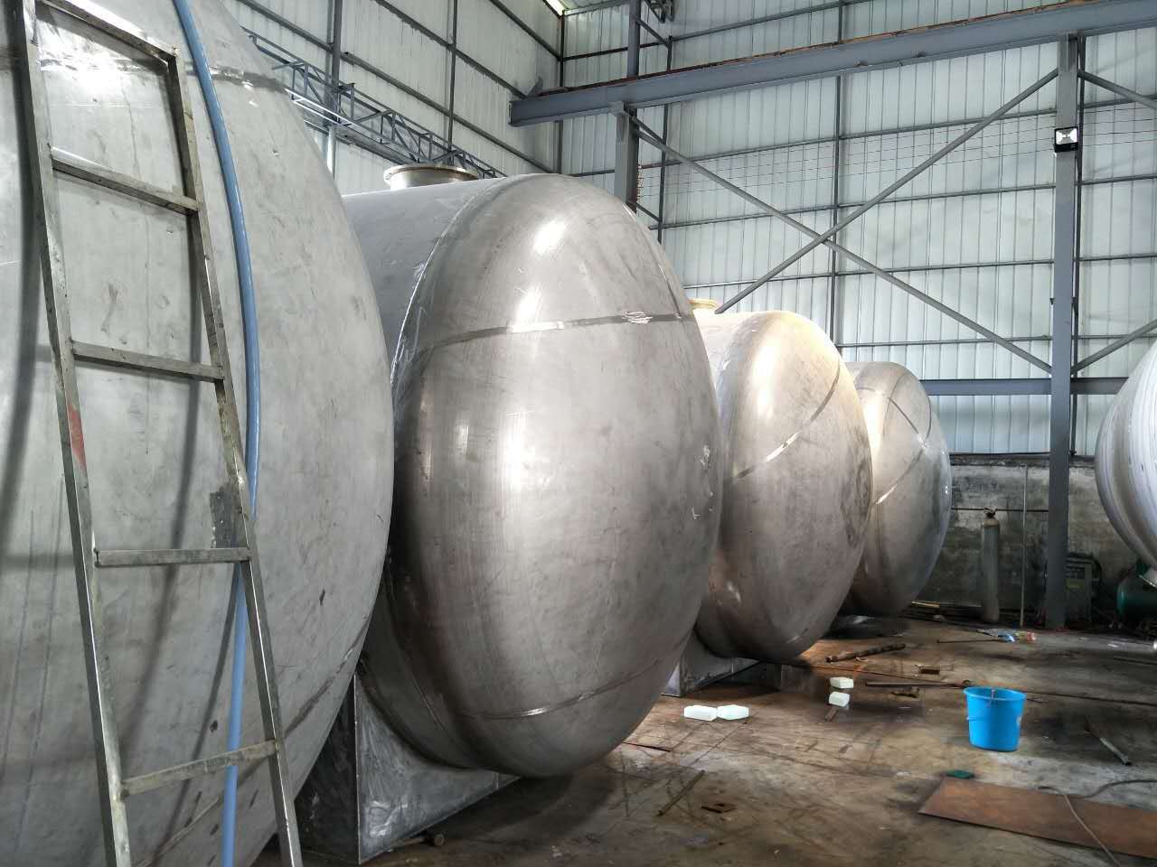厂定做不锈钢油罐金属容器化工溶剂储罐大型立卧式不锈钢油罐销