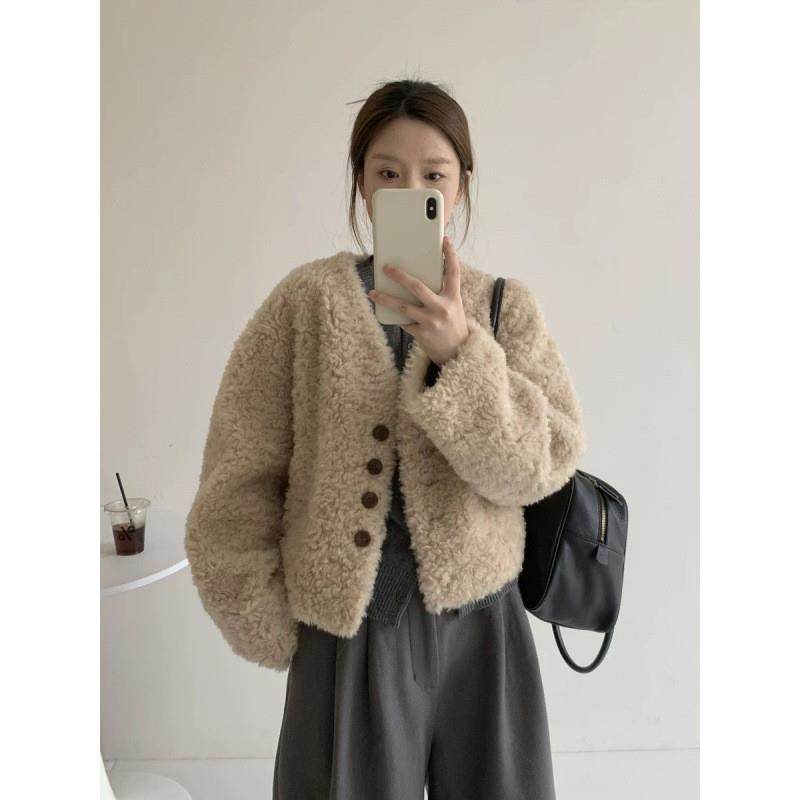 100%绵羊羔毛韩版2025冬季新款羊剪绒皮毛一体皮草外套女v领短款,女装/女士精品,皮草,淘宝优惠券,粉丝福利购,淘宝优惠卷