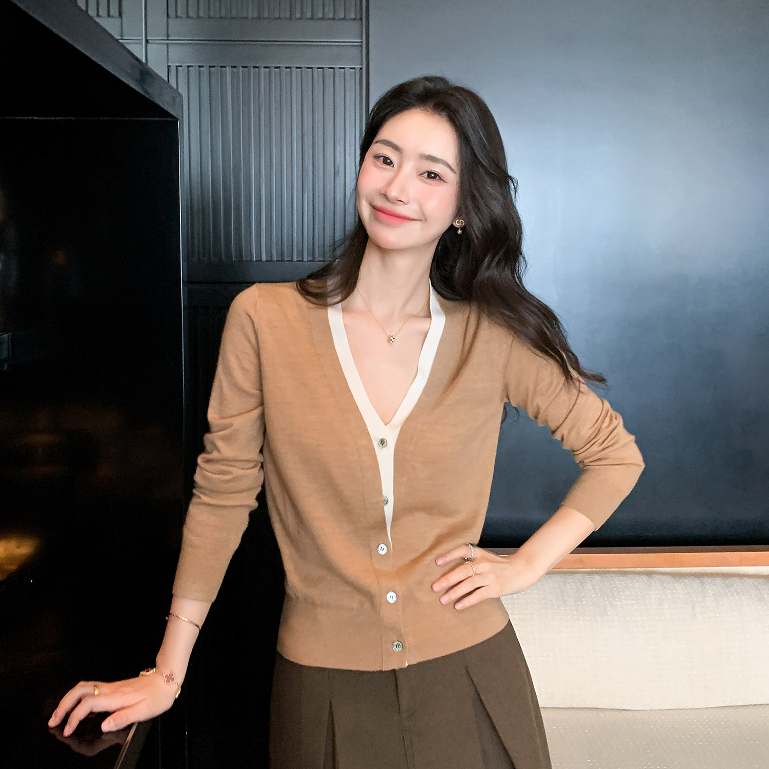 可机洗扬子毛纱100%纯羊毛开衫女秋V领上衣修身显瘦针织衫小外套