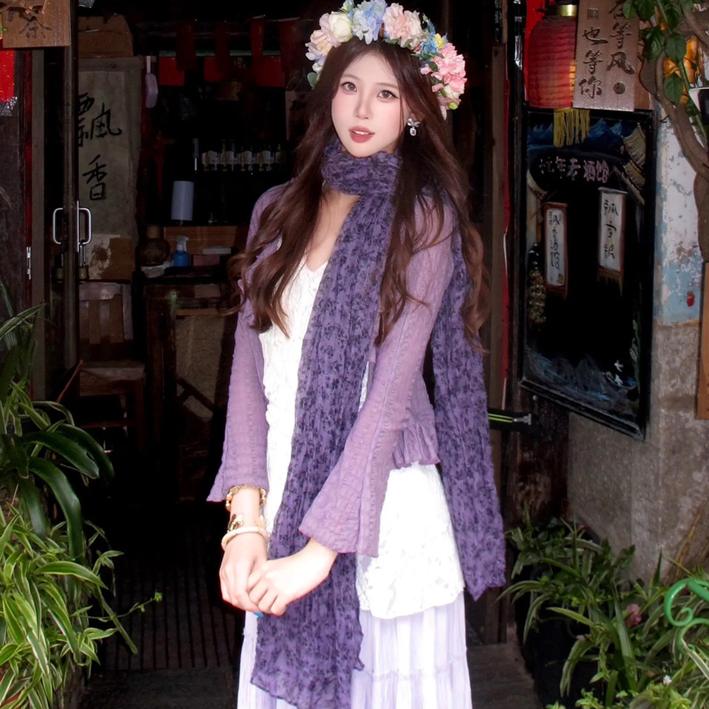谁能拒绝这条香芋紫碎花褶皱丝巾