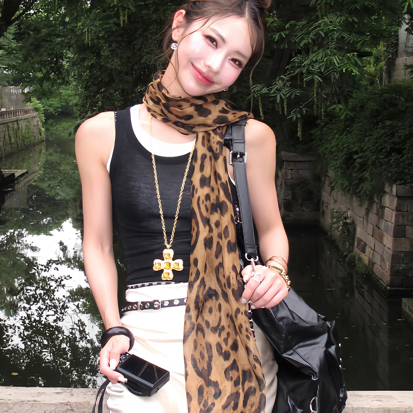 野性豹纹超迷人！美式辣妹丝巾
