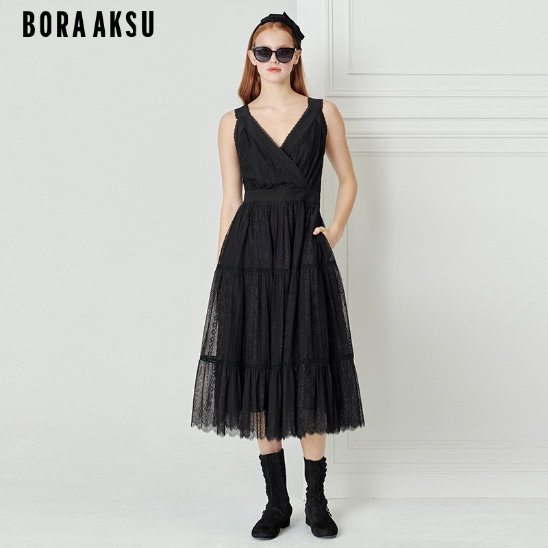 BORAAKSU法式V领吊带连衣裙