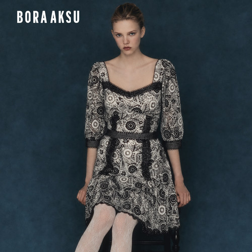 BORAAKSU黑白蕾丝连衣裙