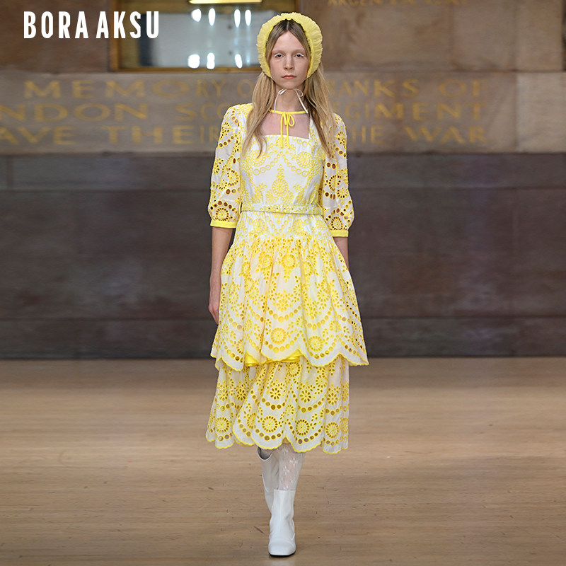 伦敦时装周BORAAKSU2023夏季新品镂空刺绣泡泡袖礼服裙B1DBW61860
