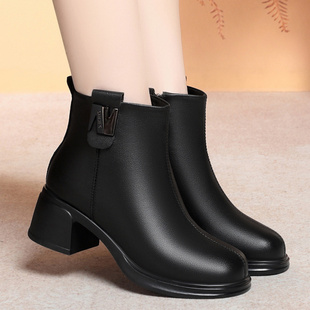 真皮软底舒适不累脚妈妈鞋短靴防滑中老年棉鞋粗跟女士女鞋秋冬款