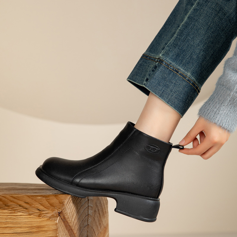 加厚保暖雪地棉防滑中年女靴冬