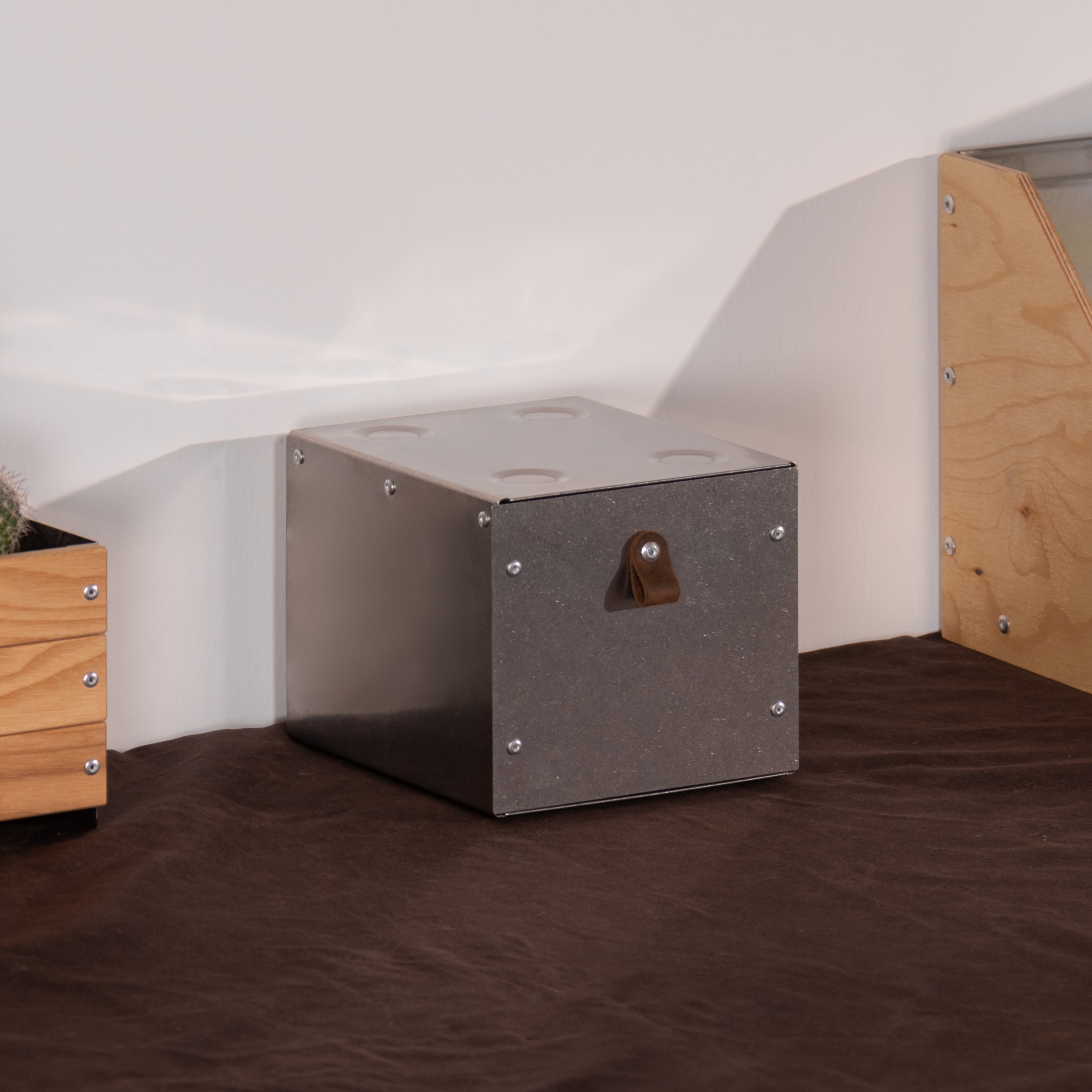 制吉家居全金属场景通用简约大气