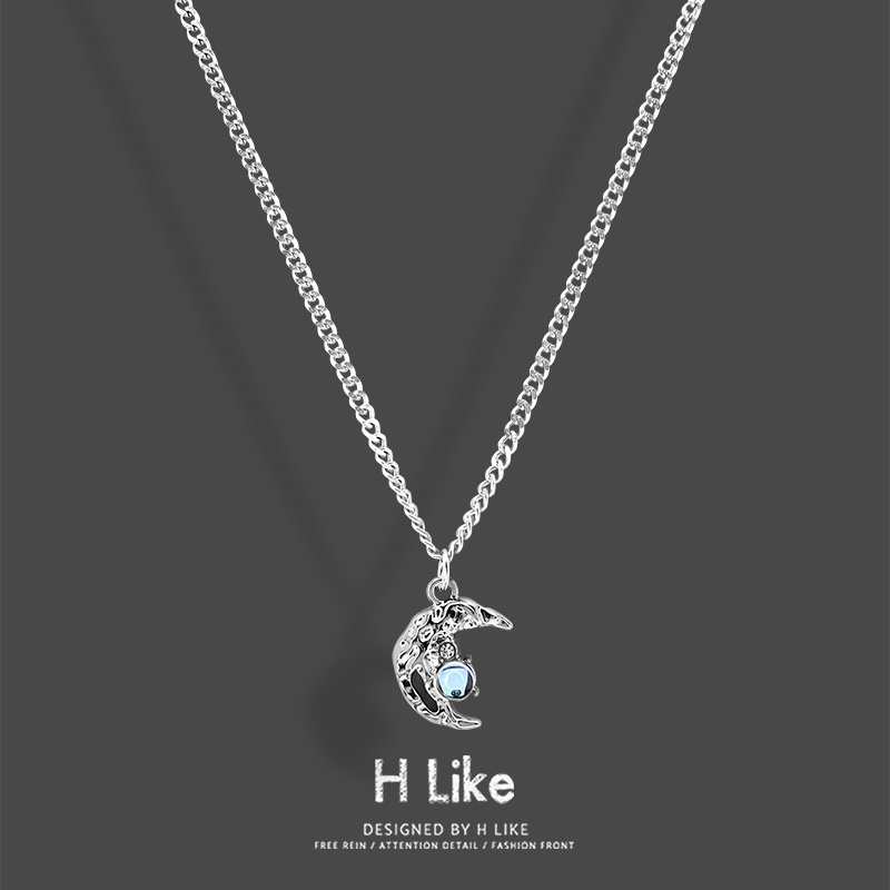 立体月亮宝石项链吊坠饰品钛钢个性蛇骨短款链男女气质冷淡风潮酷