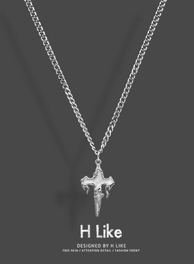 白色流十字架项链吊坠饰品钛钢个性蛇骨短款卫衣链男女气质风配饰