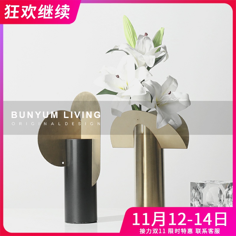 现代轻奢样板f房间软装饰品插花器售楼处玄关桌面茶几金属花瓶摆