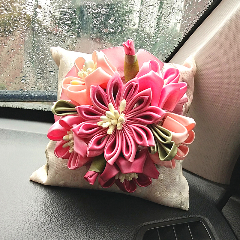 汽车香包香e囊香薰摆件竹炭香袋车用百合香味持久车载除味大香薰