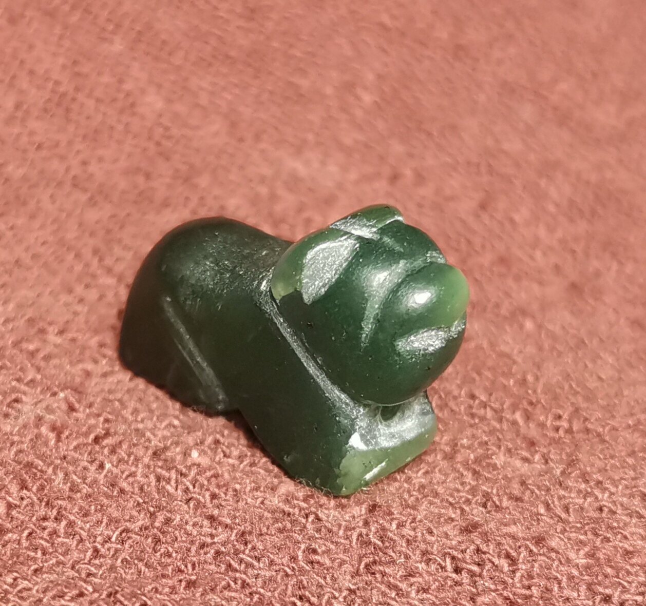 西藏文玩7.5*13*18mm老古玉雪狮图腾青绿色随身饰品配饰挂件测挂