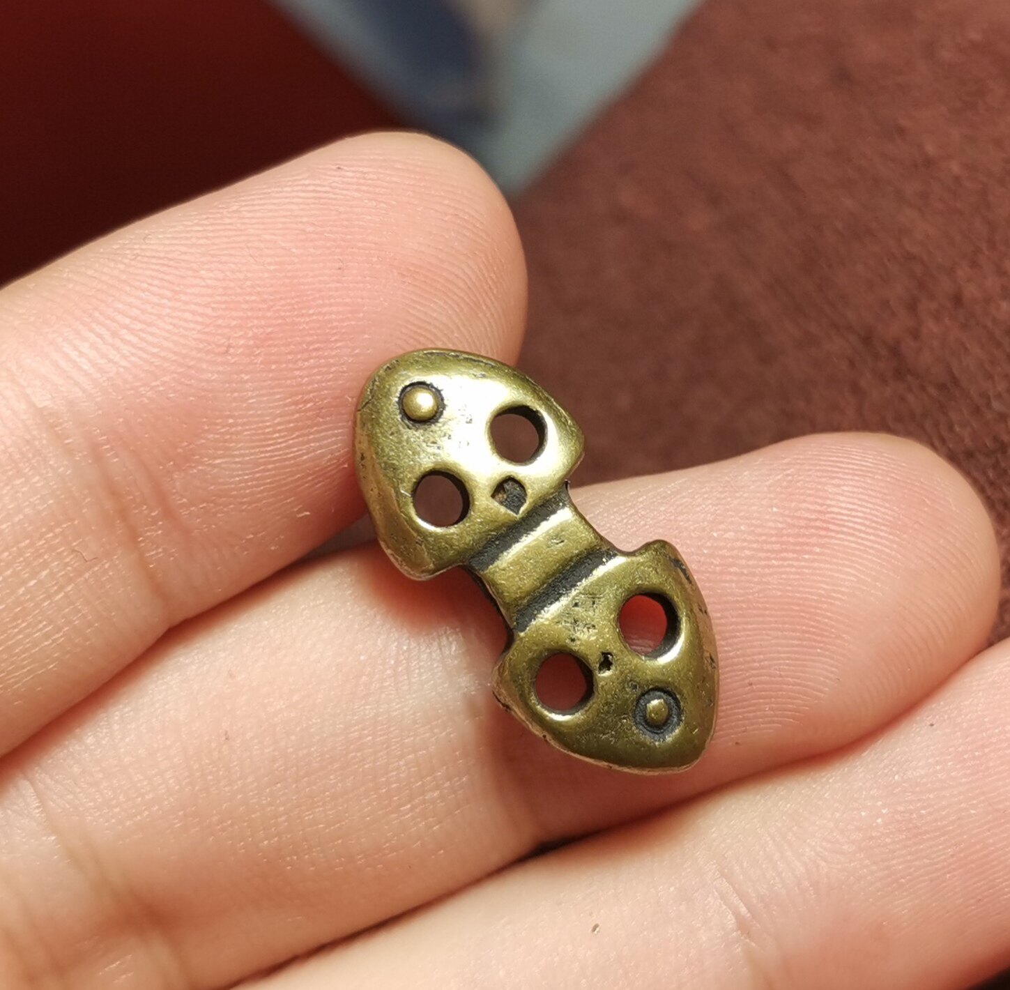 西藏文玩10*23mm黄铜做旧老款式独孤金刚杵背云挂件吊坠咒点图腾
