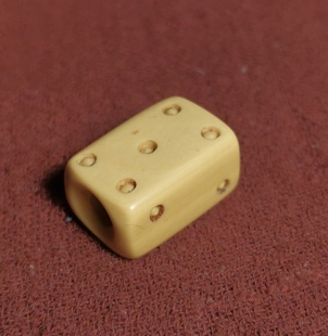 西藏元素浅黄色料器骰子咒点图腾11*14*21mm一物一图百搭佩珠隔珠