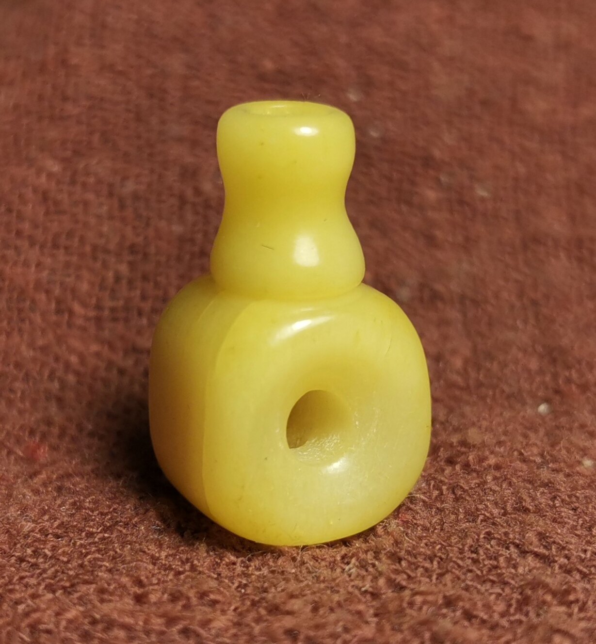 西藏文玩11*20mm黄色料器树脂手工款三通佛头百搭饰品配饰配件款