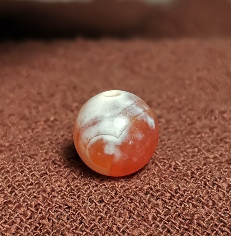 西藏文玩10mm小圆珠白皮红玉髓玛瑙珠手链手串百搭饰品配饰佩珠款