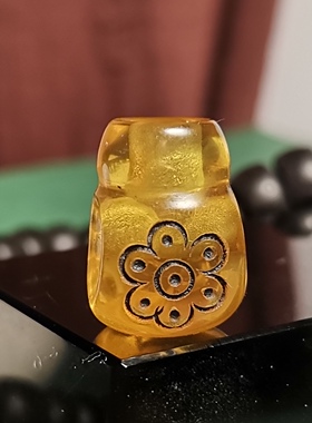西藏文玩蜡黄色透明料器树脂手工款大压痕桑花图腾三通佛头配饰款