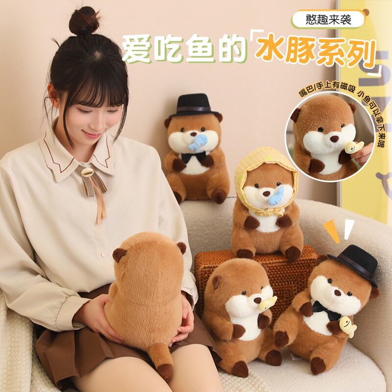 水豚公仔卡皮巴拉卡通爱吃鱼的水豚帽子头巾玩偶女生毛绒公仔抱枕
