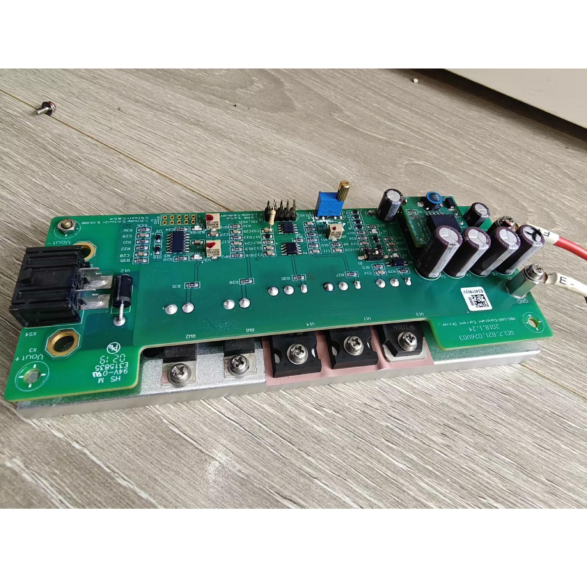 供电驱动激光器以下，45V22A，/在压差出输入泵浦源板3V可驱动的