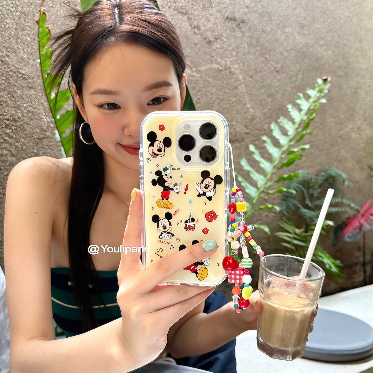 ins可爱趣味奶黄色涂鸦卡通挂链15适用16pro苹果16ProMax手机壳iPhone16全包14新款14Promax保护套女